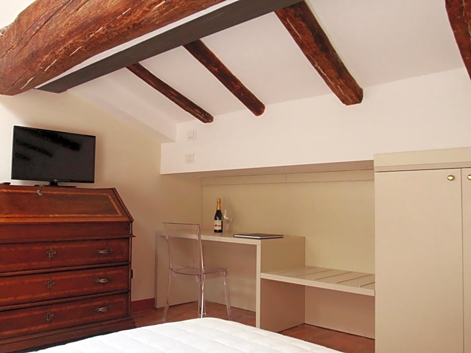 Casa Isolani Charms Rooms Santo Stefano