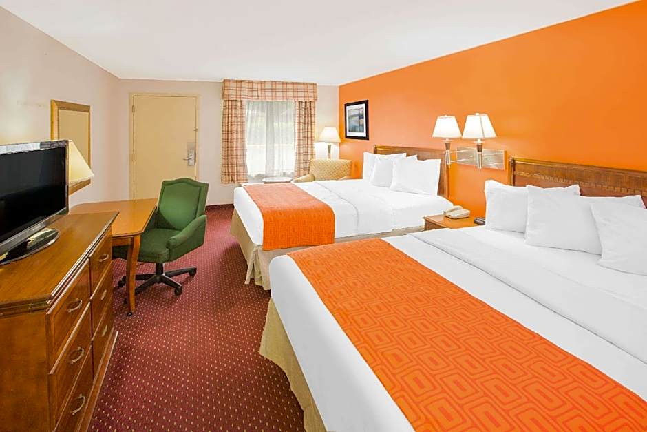 Photo 1 of 1 of 2 Queen Beds Suite, Mobility Accessible, Grab Bars, Bathtub, Smoking
