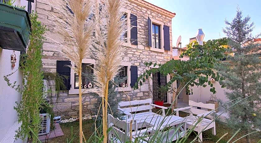 Urla Taş Konak Otel