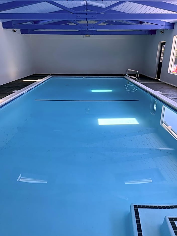 Surf City Inn & Suites