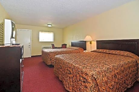 Double Room with Two Queen Beds - Non-Smoking
