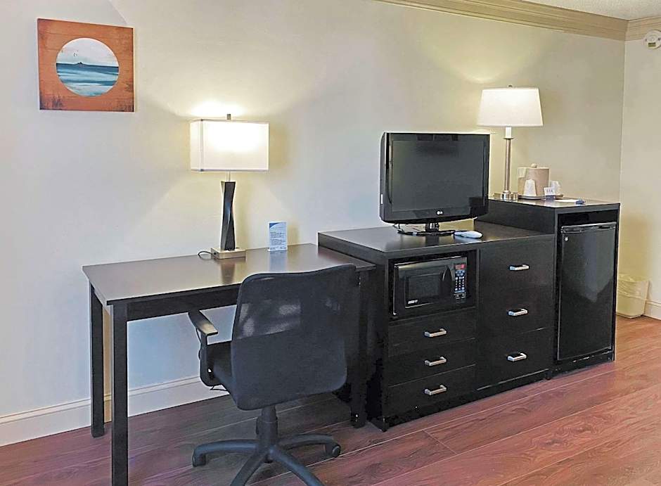 Clarion Hotel & Conference Center