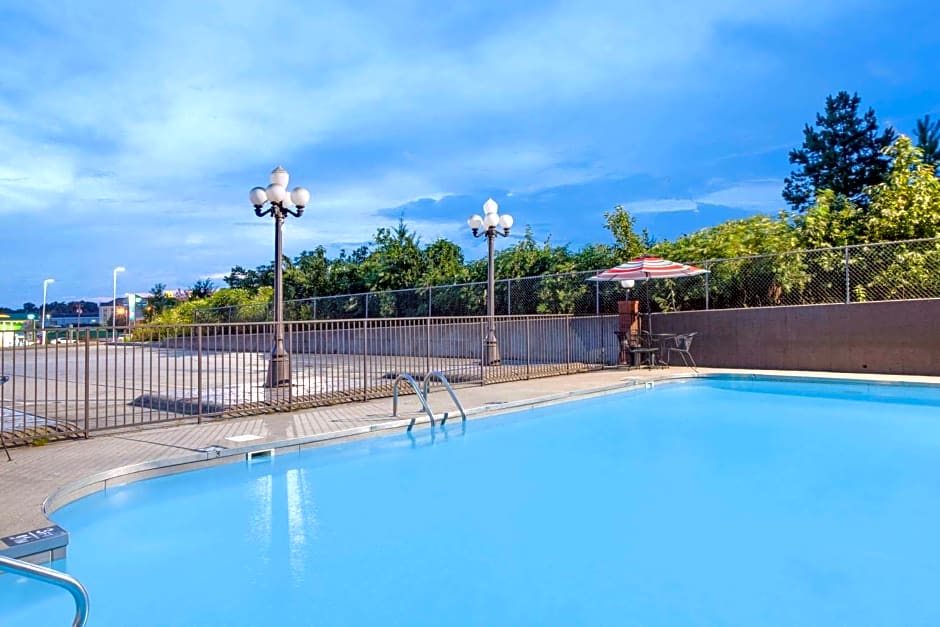 Super 8 by Wyndham Morrilton