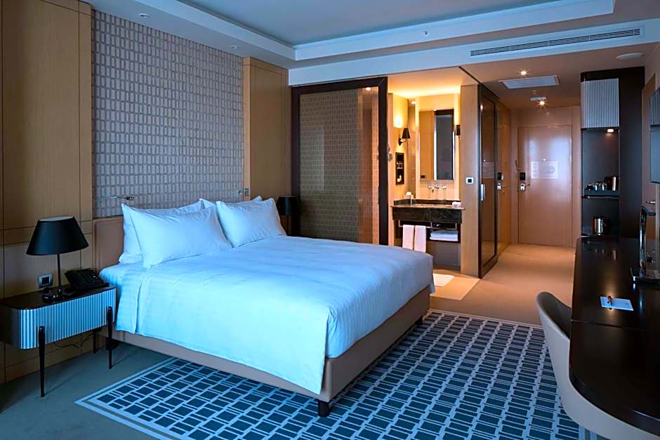 Photo 1 of 5 of Deluxe 1 King Bed Guestroom