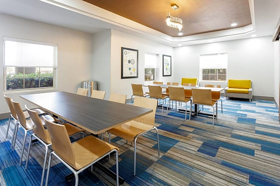 Holiday Inn Express & Suites Williamsburg By IHG
