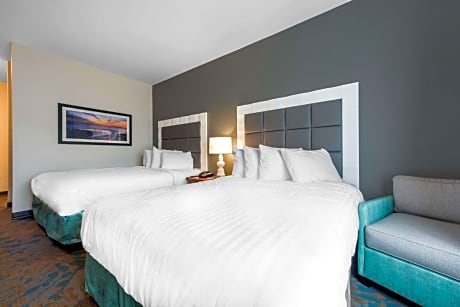 Suite-1 King Bed Non-Smoking Sep Bedroom Sofabed Wet Bar Microwave Fridge Shower Full Breakfast