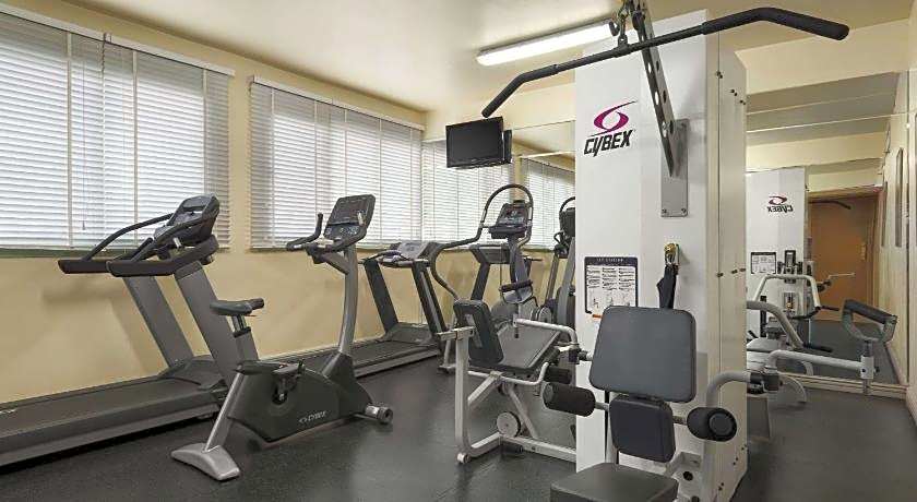 Howard Johnson by Wyndham Abu Dhabi