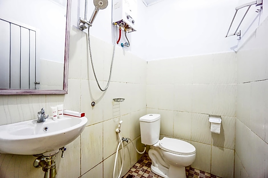 OYO 1720 A2b Residence