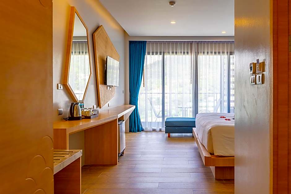 Golden Paradise Hotel