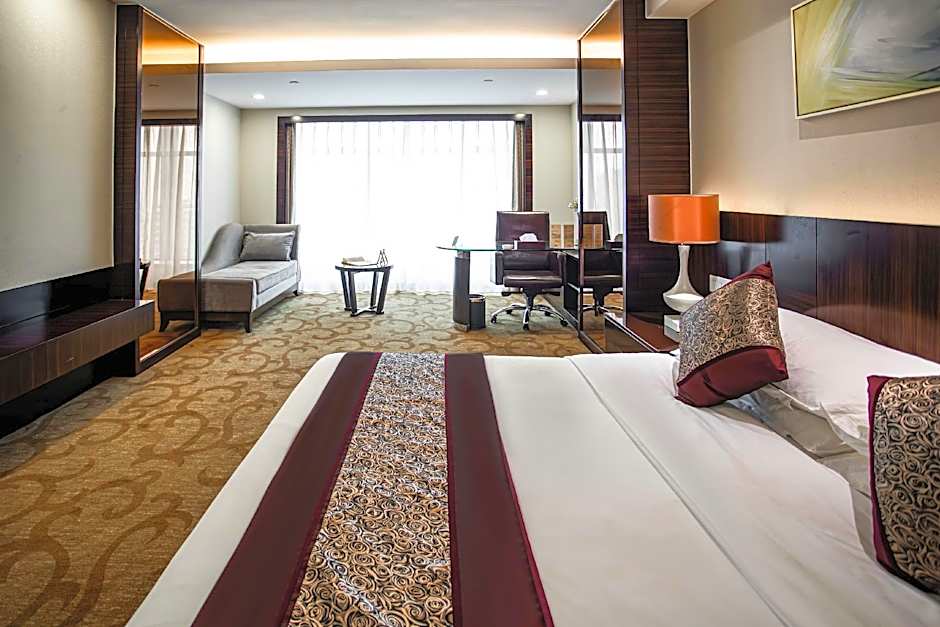 Cenbest Jinling Grand Hotel