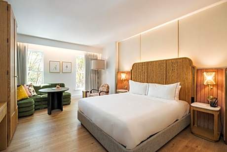 Standard Room, 1 King Bed
