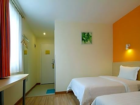 7 Days - Zizhu Twin Room