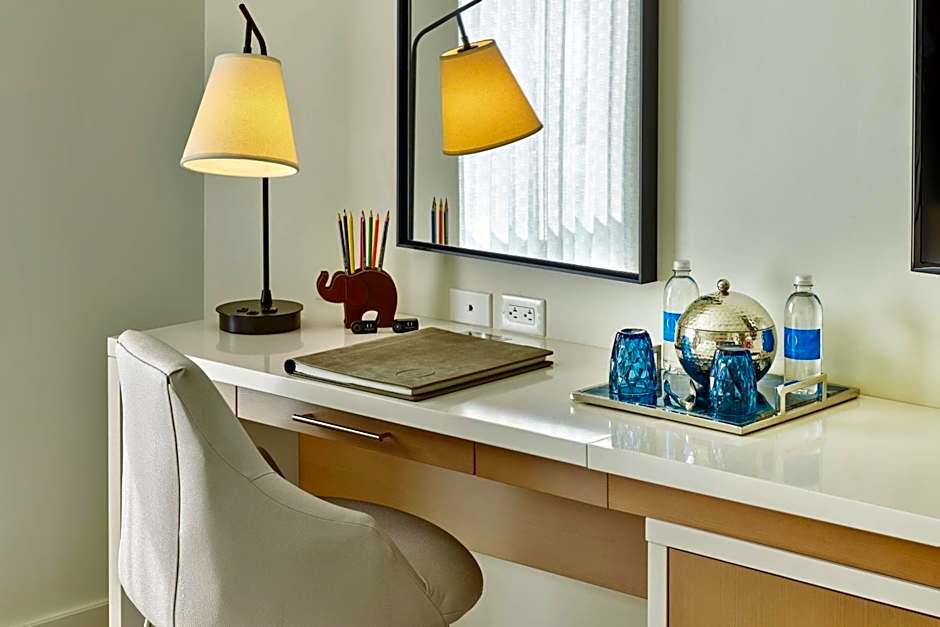 Art Ovation Hotel, Autograph Collection by Marriott