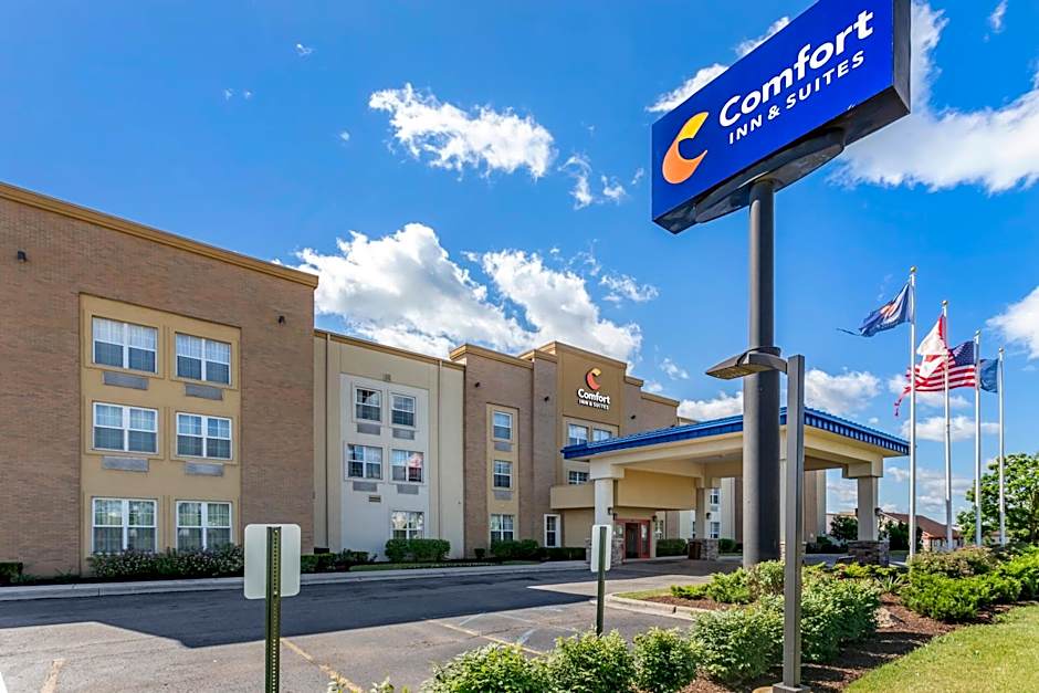 Comfort Inn & Suites Allen Park - Dearborn