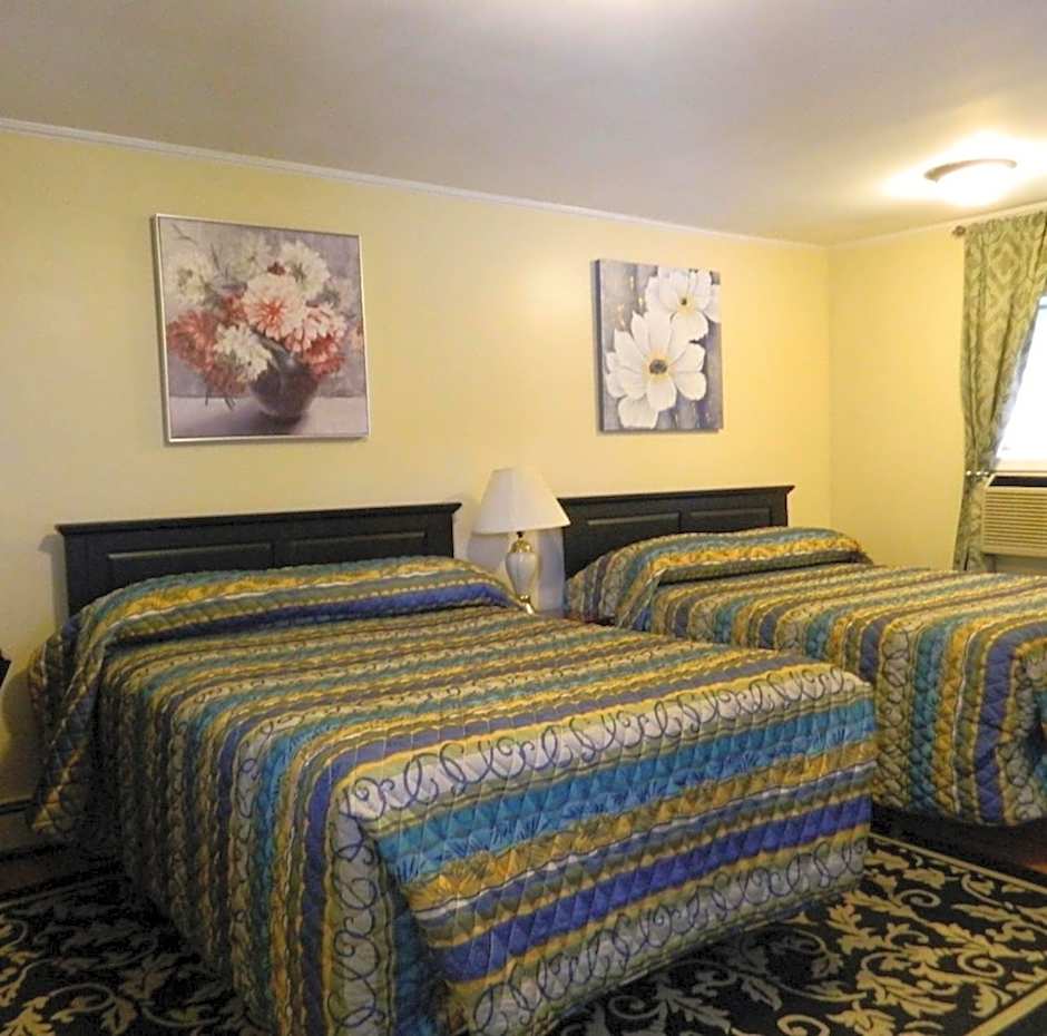 Twin Oaks Motel
