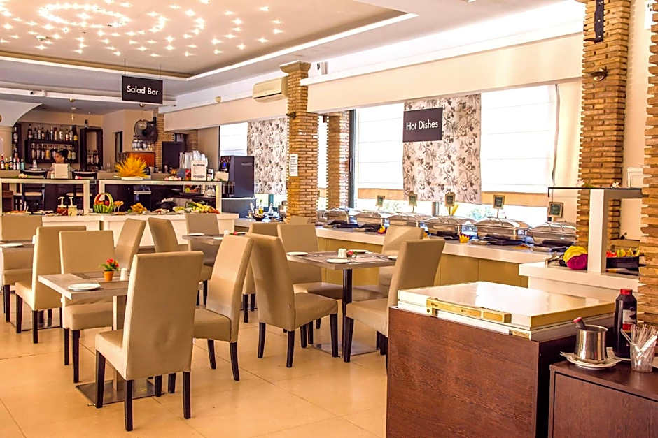 Zante Plaza Hotel & Apartments