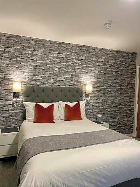 Chequers Lodge- Dalton-in- Furness- Self check in- for professionals and tourists