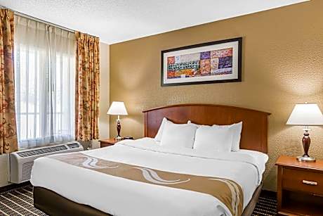 1 King Bed, 1 Queen Bed, Nonsmoking