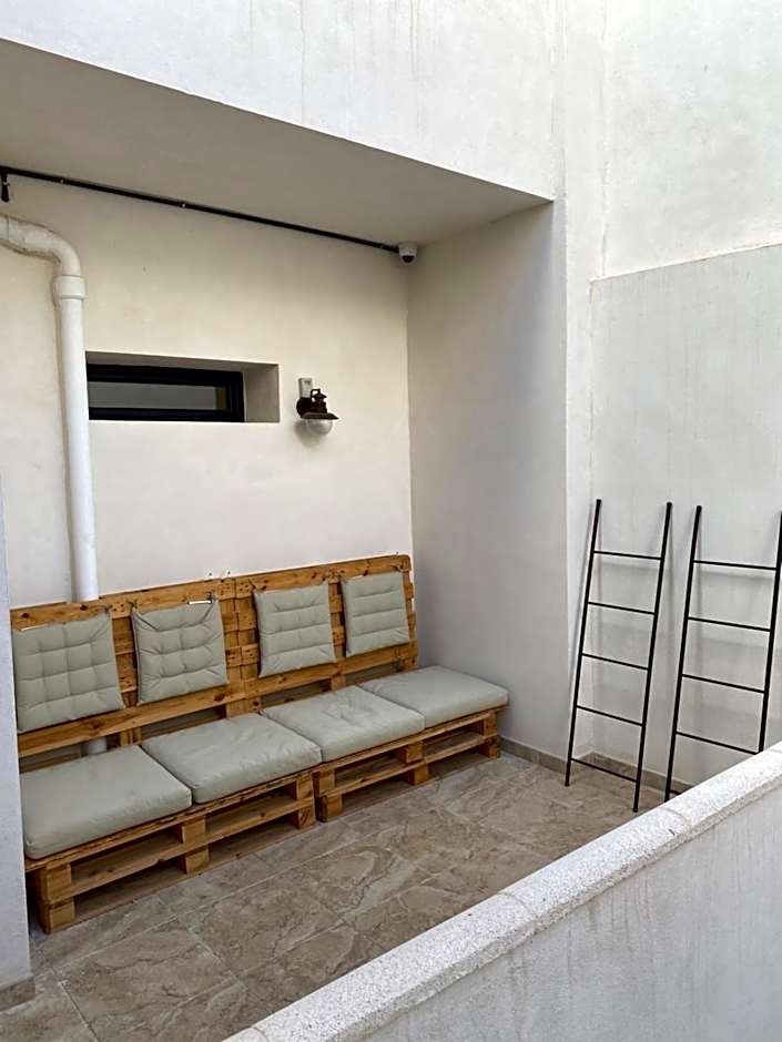 Hostel Numero Trece - Private Capsule Deds - Albergue Juvenil - FREE towels, coffee & tea, remote check-in