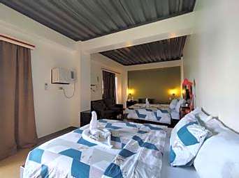 RedDoorz @ LQJ Hotel Old Buswang Kalibo