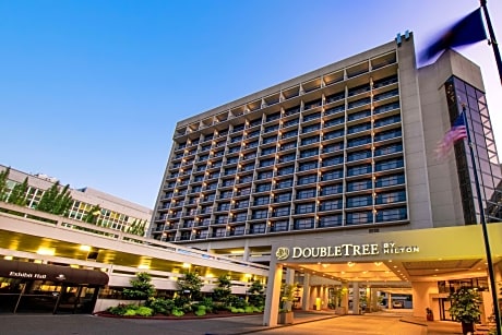 Doubletree By Hilton Hotel Portland Portland Hotels Or At Getaroom