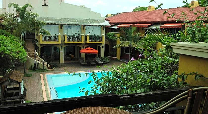 Crown Regency Residences Davao Hotel