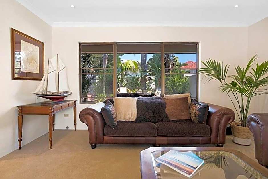Cronulla Beach House Bed & Breakfast