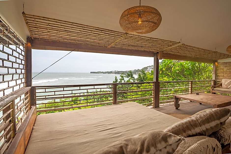 Villa Ayunan 3 BR on Bingin Beach