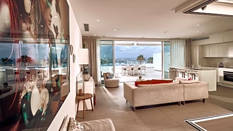Serenity Rio 2 bedroom Suite with private pool and sea view