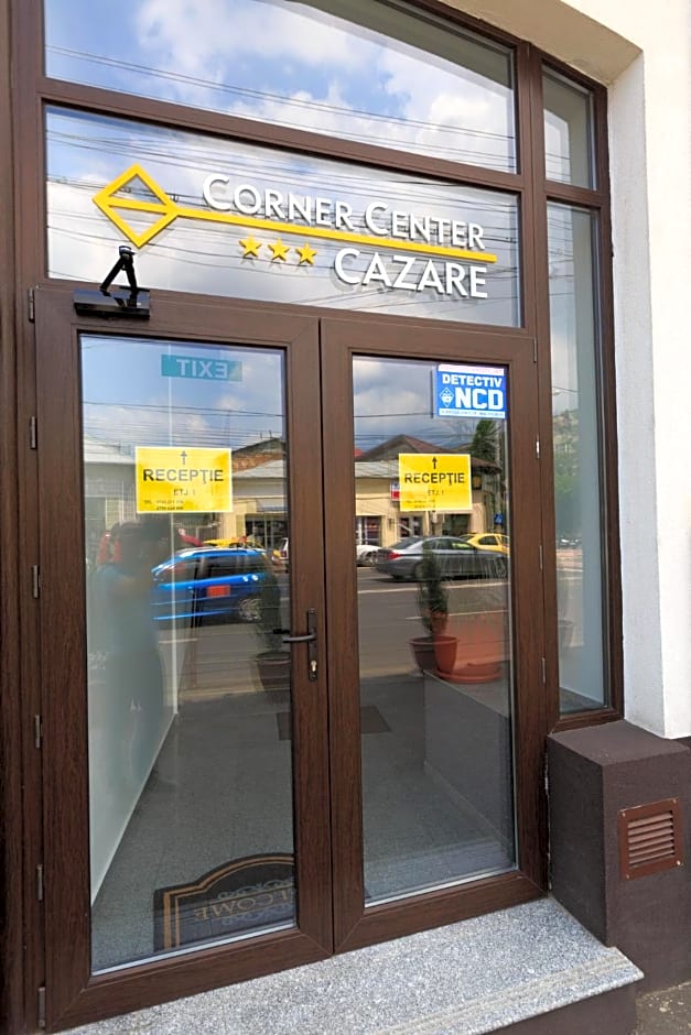 Corner Center Rental