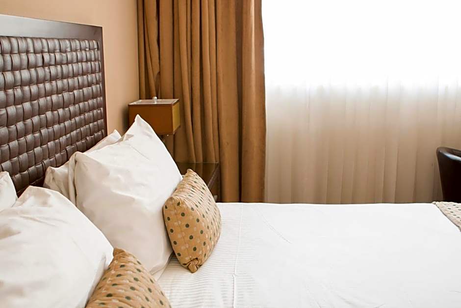 Hotel & Suites Rincon Del Valle