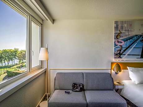 Executive Double Room with Sofa Bed and Lake View