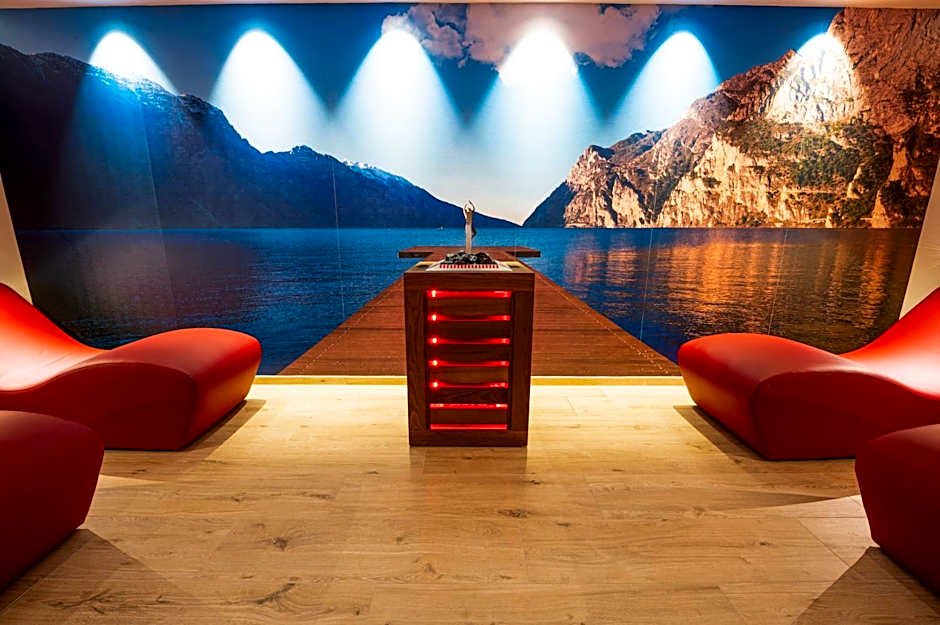 Lake Front Hotel Mirage