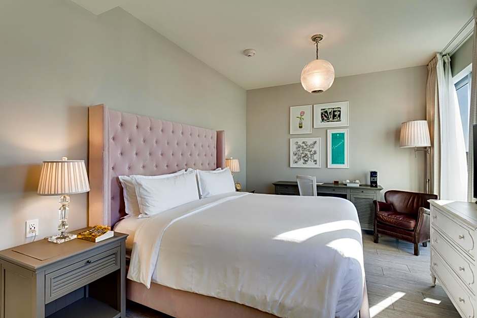 Photo 1 of 4 of Classic 1 King Bed, Terrace
