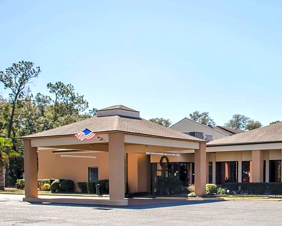 Quality Inn & Suites Pensacola