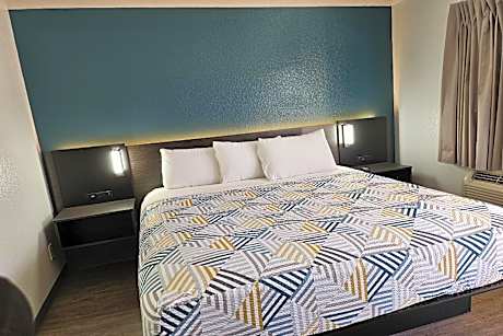 Full Bed with Private Bathroom