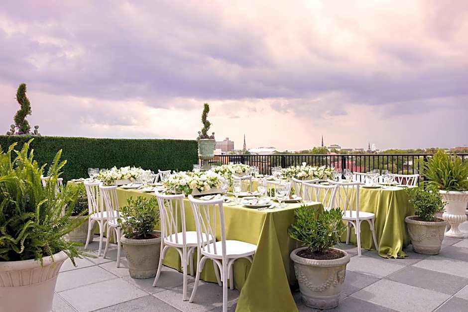 Market Pavilion Hotel