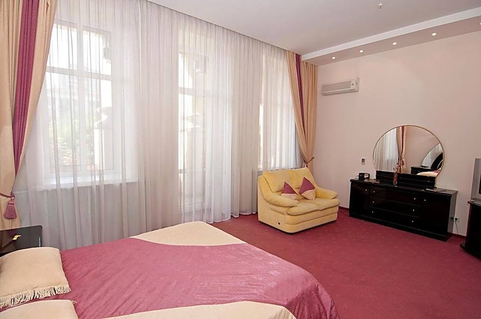 Astoria Hotel