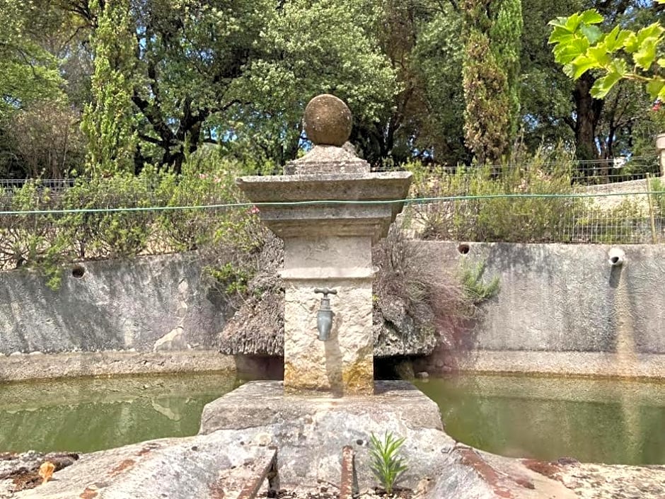 Les Horizons - SPA-JACUZZI - MASSAGE- SAUNA - 4 SAISONS - Piscine chauffée Toute l'année - 800m centre ville Nyons