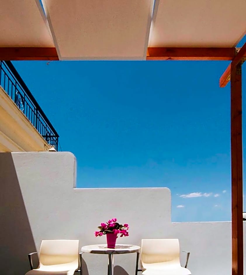 Triton Hotel Piraeus