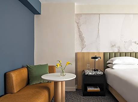 Premium Corner King Room