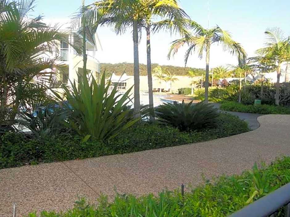 Oaks Pacific Blue 349 fantastic pool