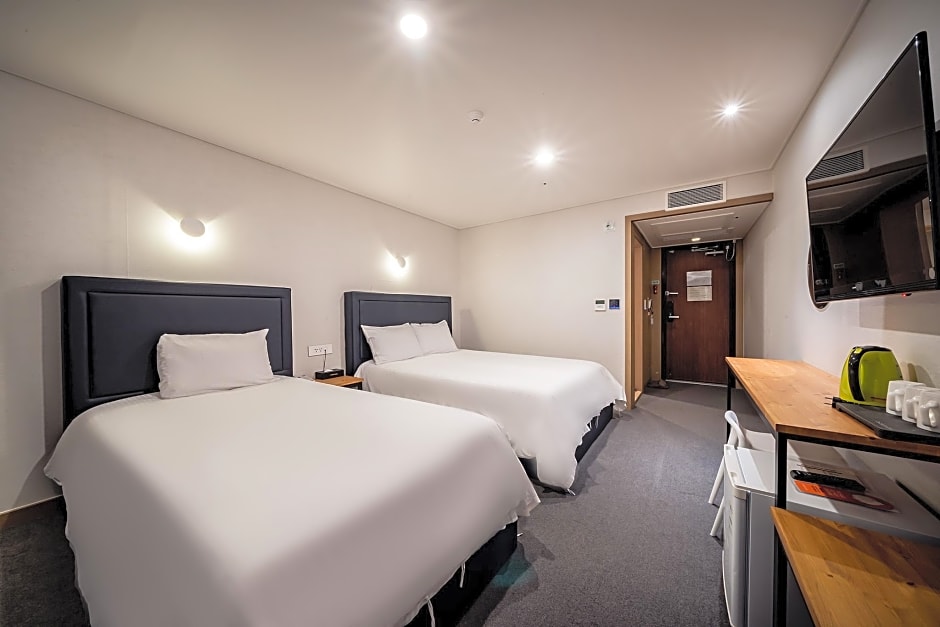 Sunrise Hotel Seopjikoji