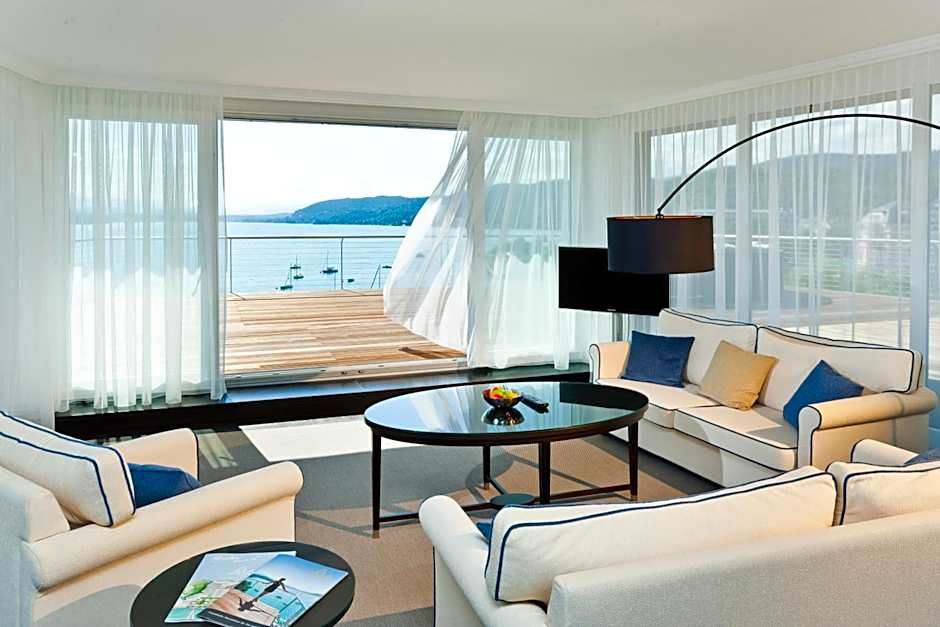 Lake's - My Lake Hotel