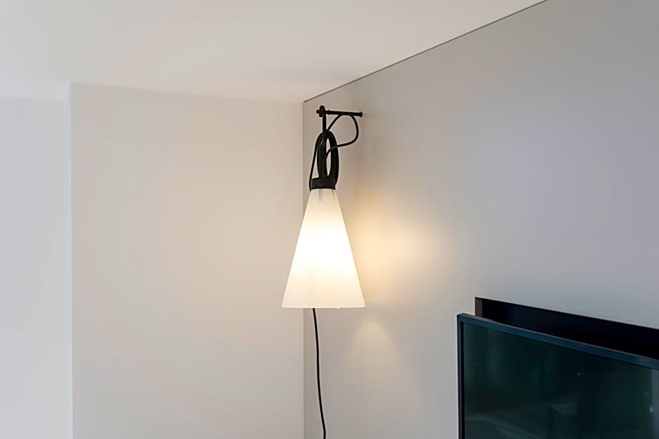 HOODY ACTIVE & HAPPINESS HOTEL