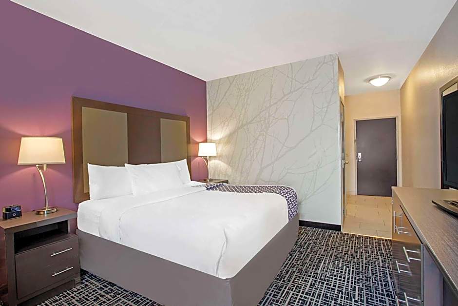 Photo 1 of 4 of Executive Studio 1 King Bed Suite