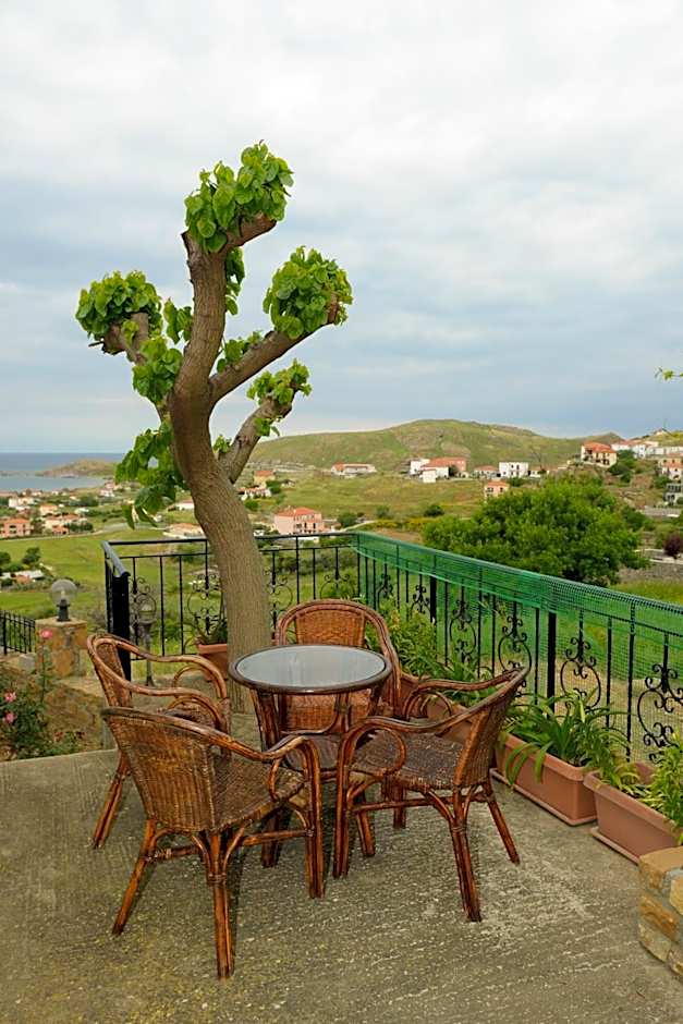 Hotel Dina - Ξενοδοχείο Ντινα