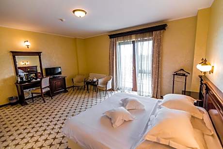 Queen Room with Balcony