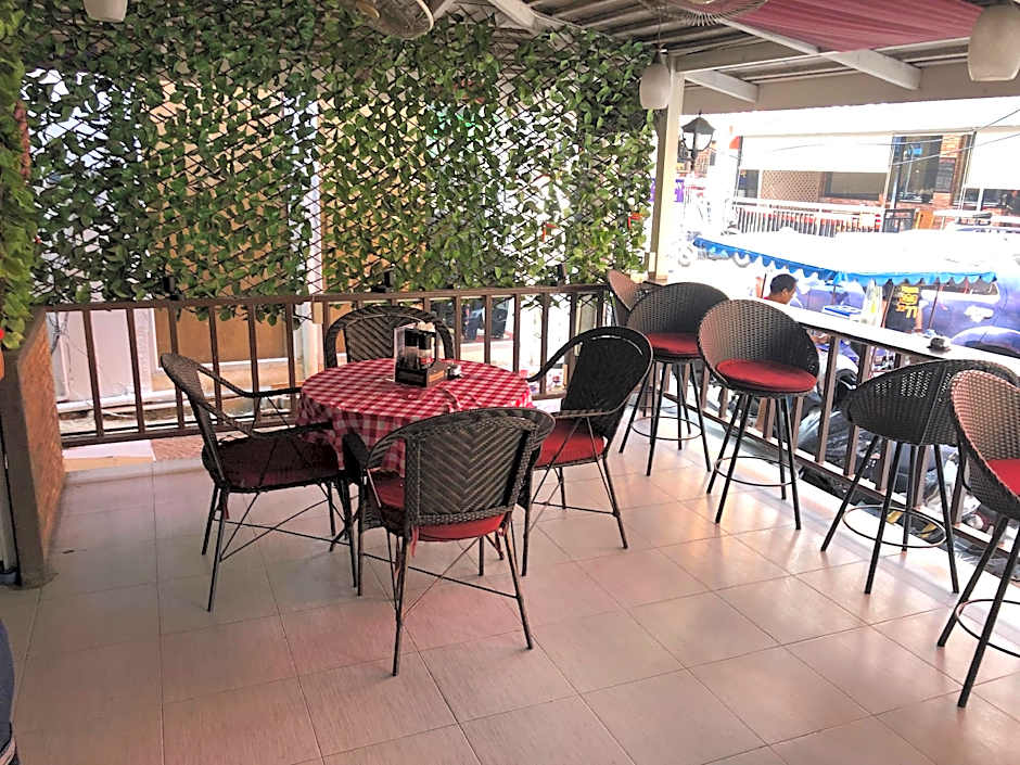 Zip Lounge & Apartments