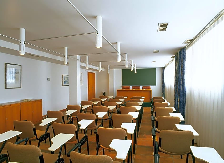 Parador De Ceuta Hotel La Muralla